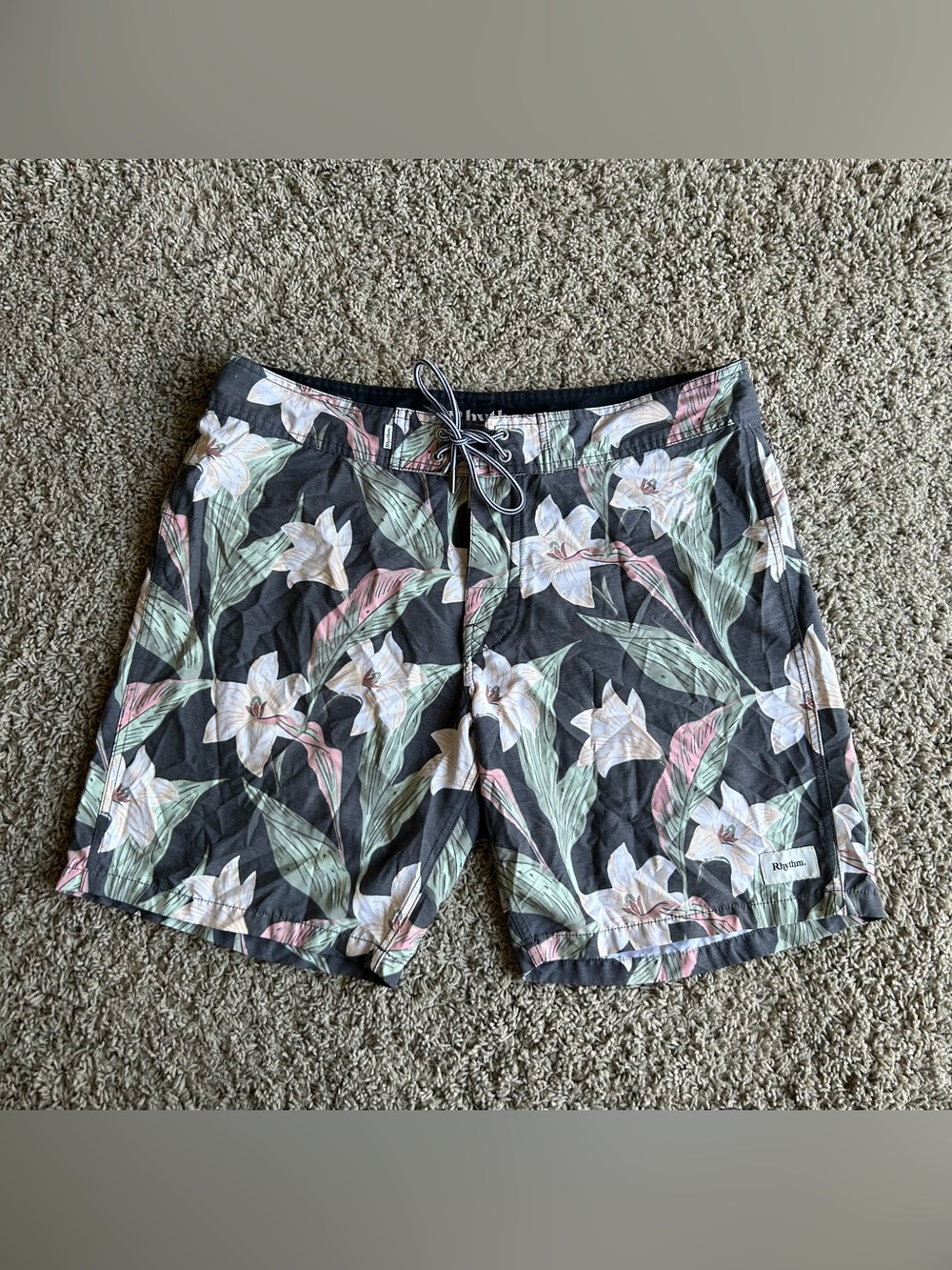 Rhythm Board Shorts Mens 34x8 Gray Tropical Floral Hawaiian Quick Dry Swim Wear